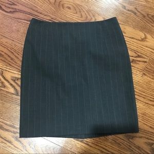 Banana Republic Gray Pin-stripe Pencil Skirt, 6